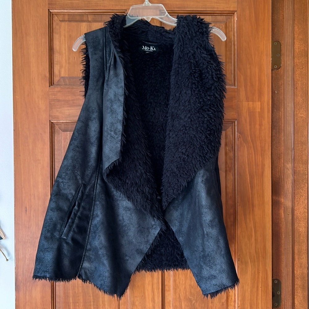 Plus size vest with pockets